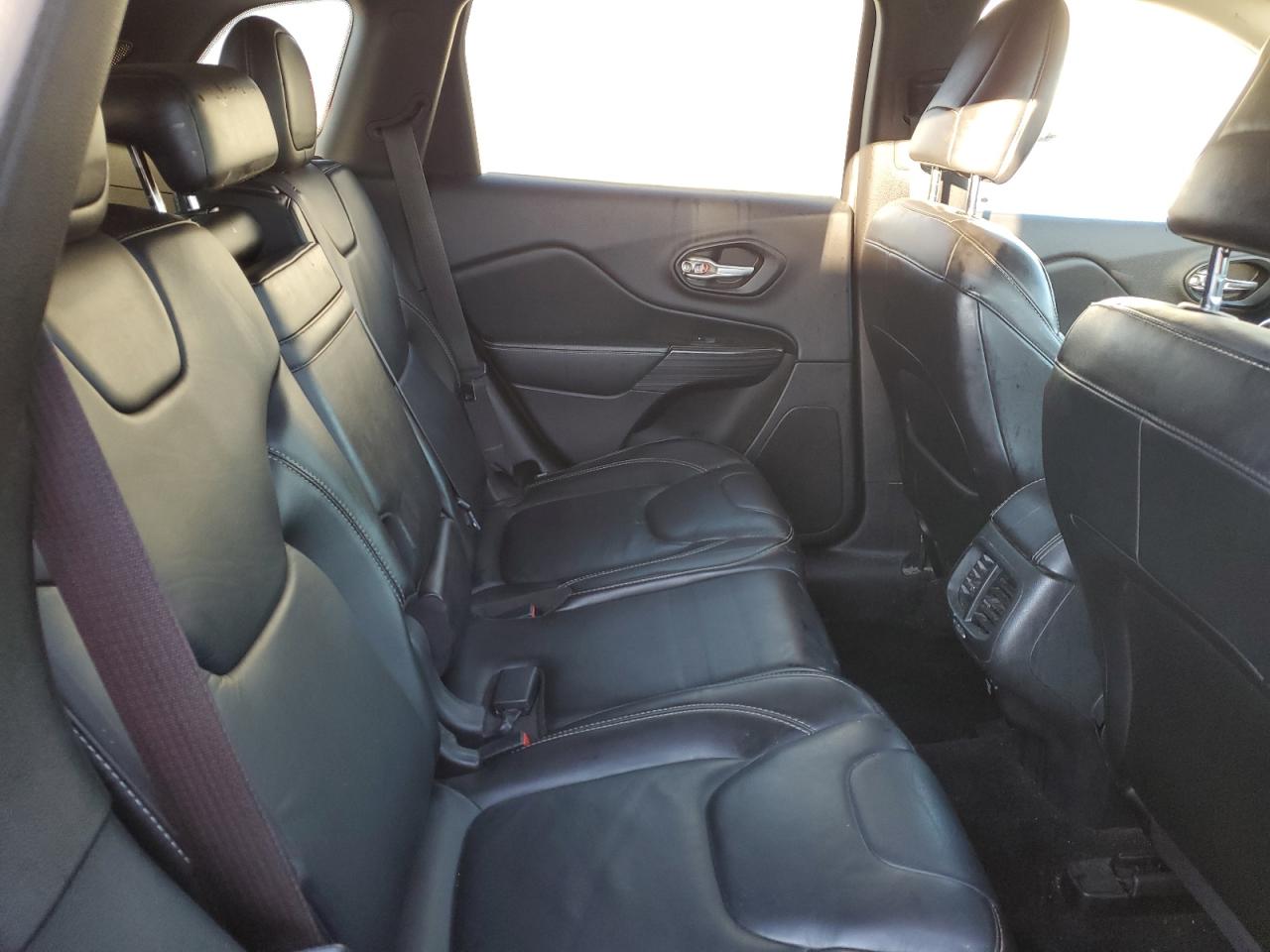 2015 Jeep Cherokee Limited VIN: 1C4PJMDS1FW633823 Lot: 82605235