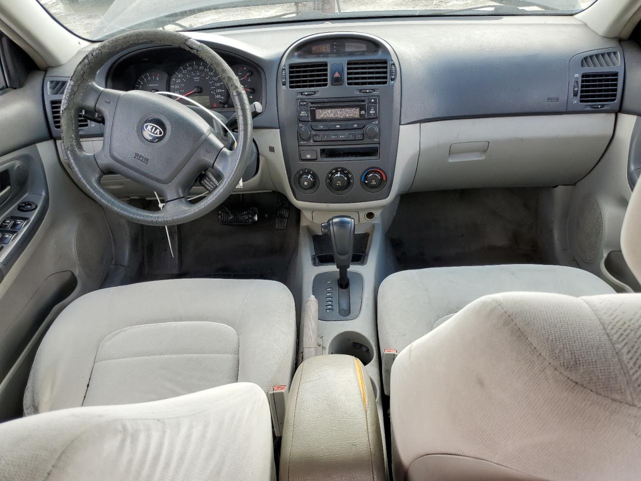 2005 Kia Spectra Lx VIN: KNAFE121655201786 Lot: 84804145