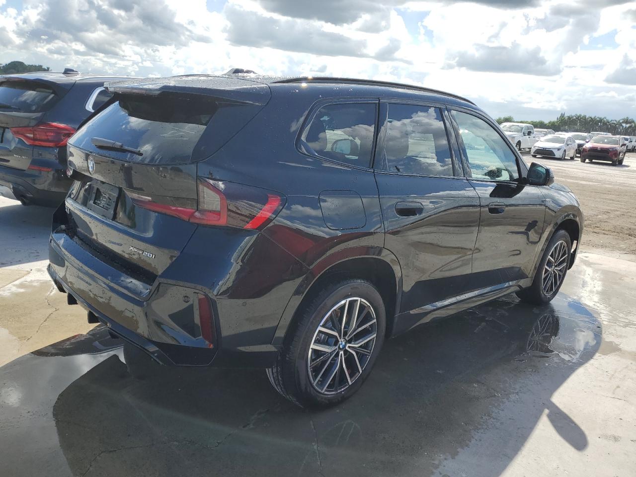 car-image car-image