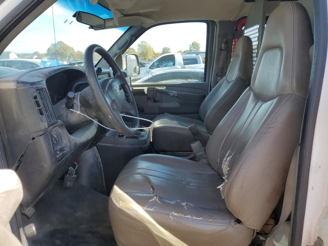 2005 Chevrolet Express G1500 VIN: 1GCFG15X351255373 Lot: 89558455