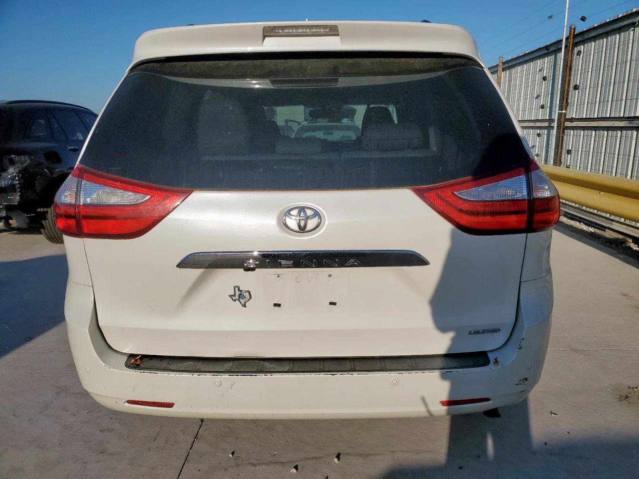 2016 Toyota Sienna Xle VIN: 5TDYK3DC3GS752303 Lot: 85280895
