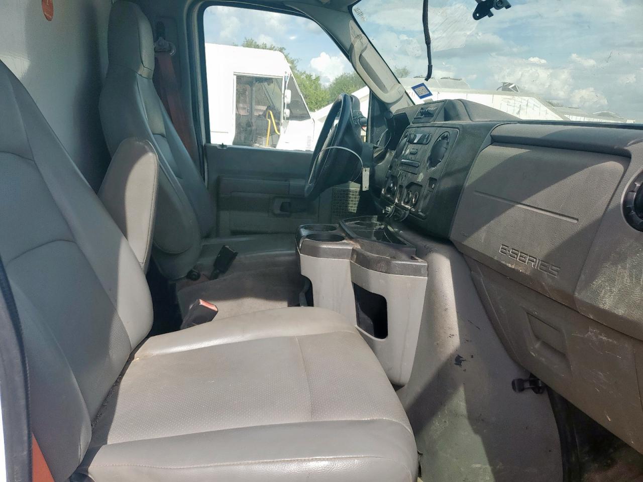 2014 Ford Econoline E450 Super Duty Cutaway Van VIN: 1FDWE4FL4EDA69953 Lot: 85526825