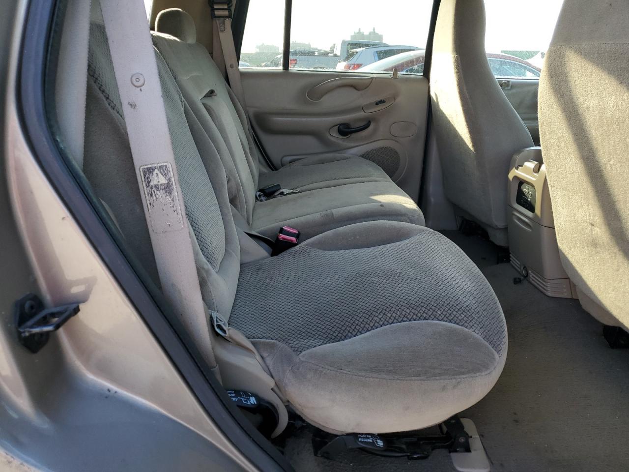 2002 Ford Expedition Xlt VIN: 1FMRU15W92LA43683 Lot: 85700215