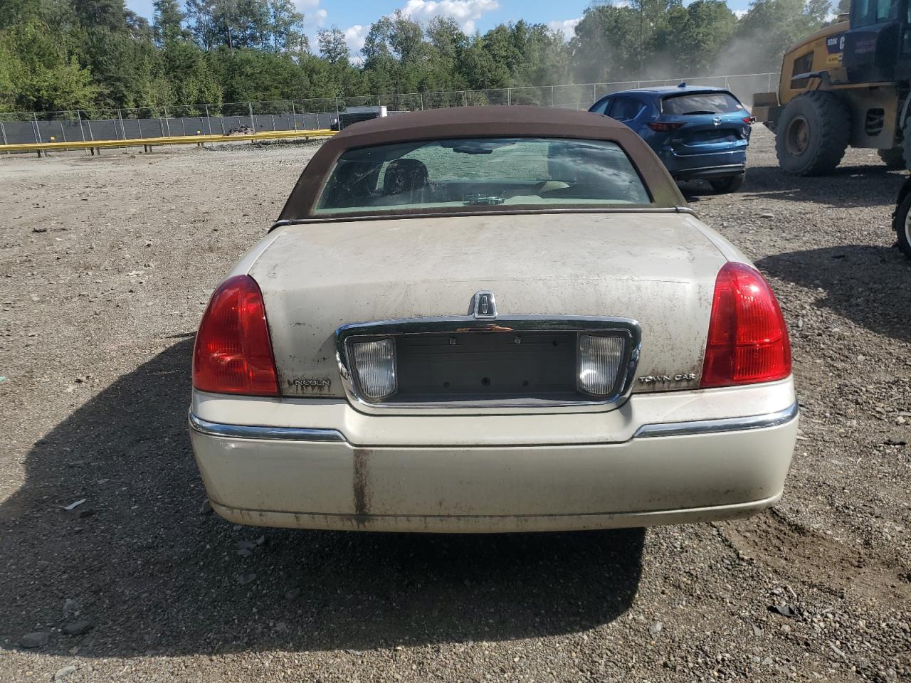 2007 Lincoln Town Car Signature VIN: 1LNHM81V87Y618464 Lot: 84769035