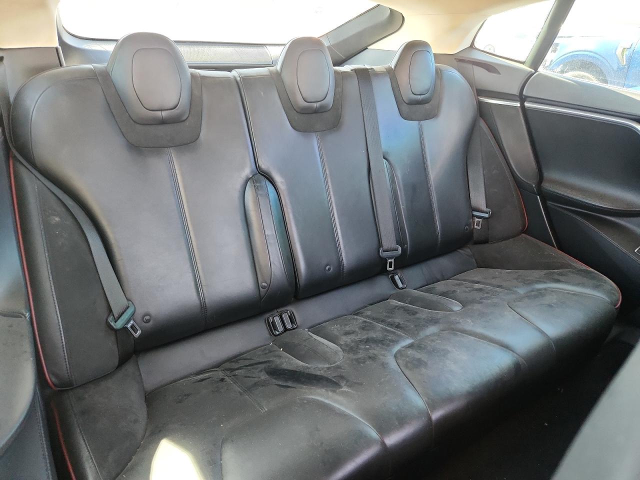 2014 Tesla Model S VIN: 5YJSA1H15EFP29337 Lot: 84061695