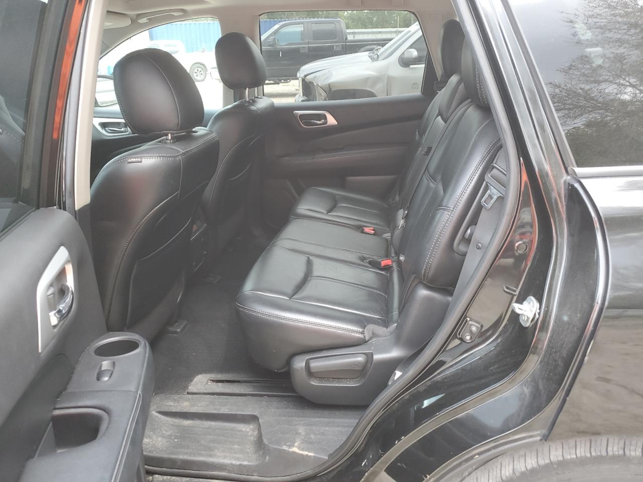 2015 Nissan Pathfinder S VIN: 5N1AR2MN2FC717806 Lot: 84548045