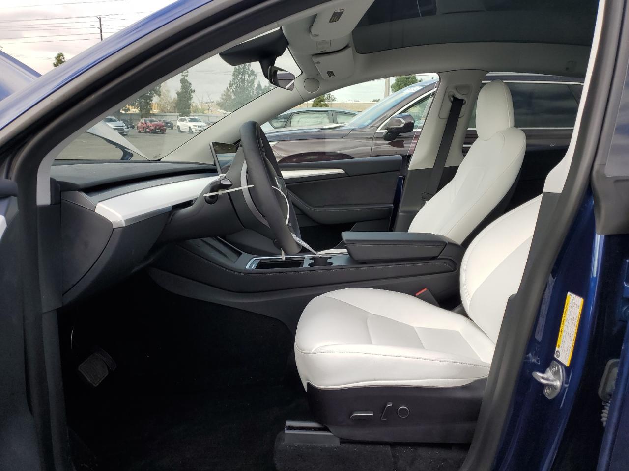 2023 Tesla Model Y VIN: 7SAYGDEE5PF632968 Lot: 81995645