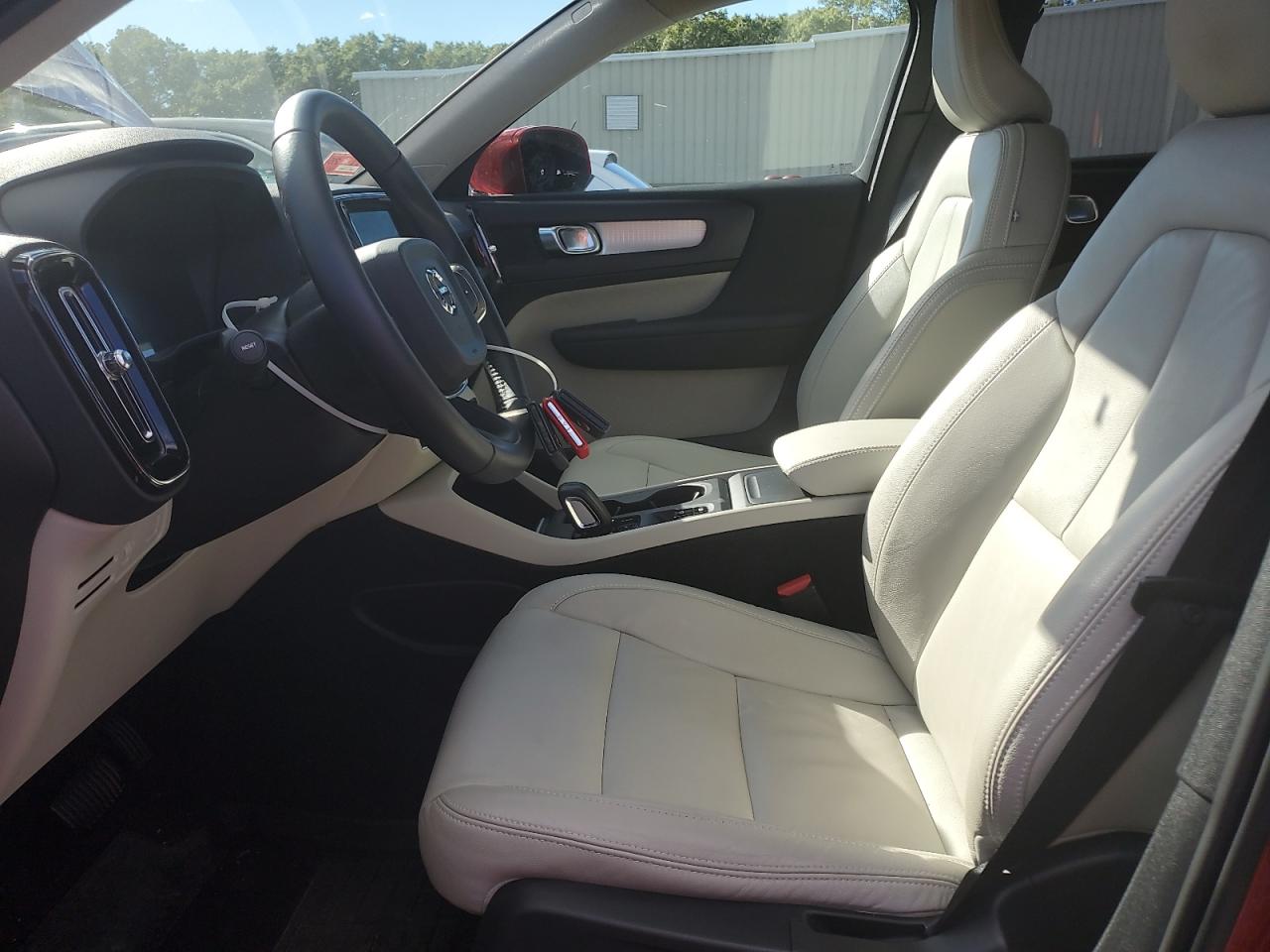 2019 Volvo Xc40 T5 Momentum VIN: YV4162UK1K2074820 Lot: 84550215