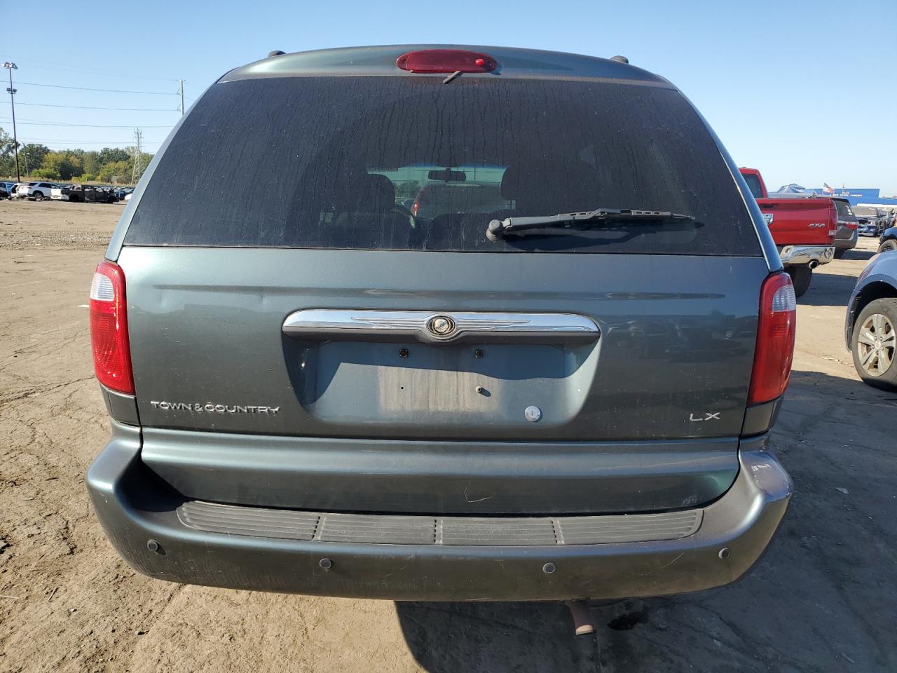 2004 Chrysler Town & Country Lx VIN: 2C4GP44R74R553914 Lot: 83952115