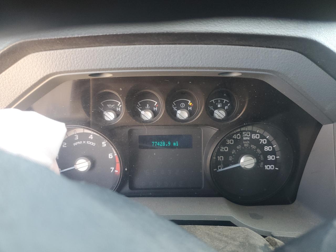 2013 Ford F250 Super Duty Utility / Service Truck VIN: 1FDBF2B65DEB00104 Lot: 82373035