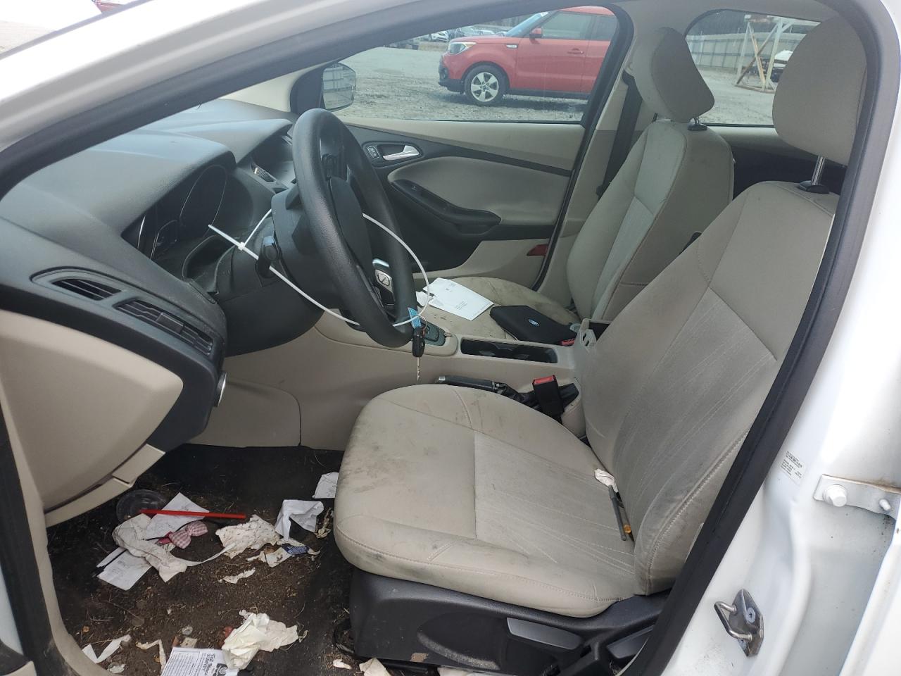 2016 Ford Focus Se VIN: 1FADP3F27GL287715 Lot: 82219905