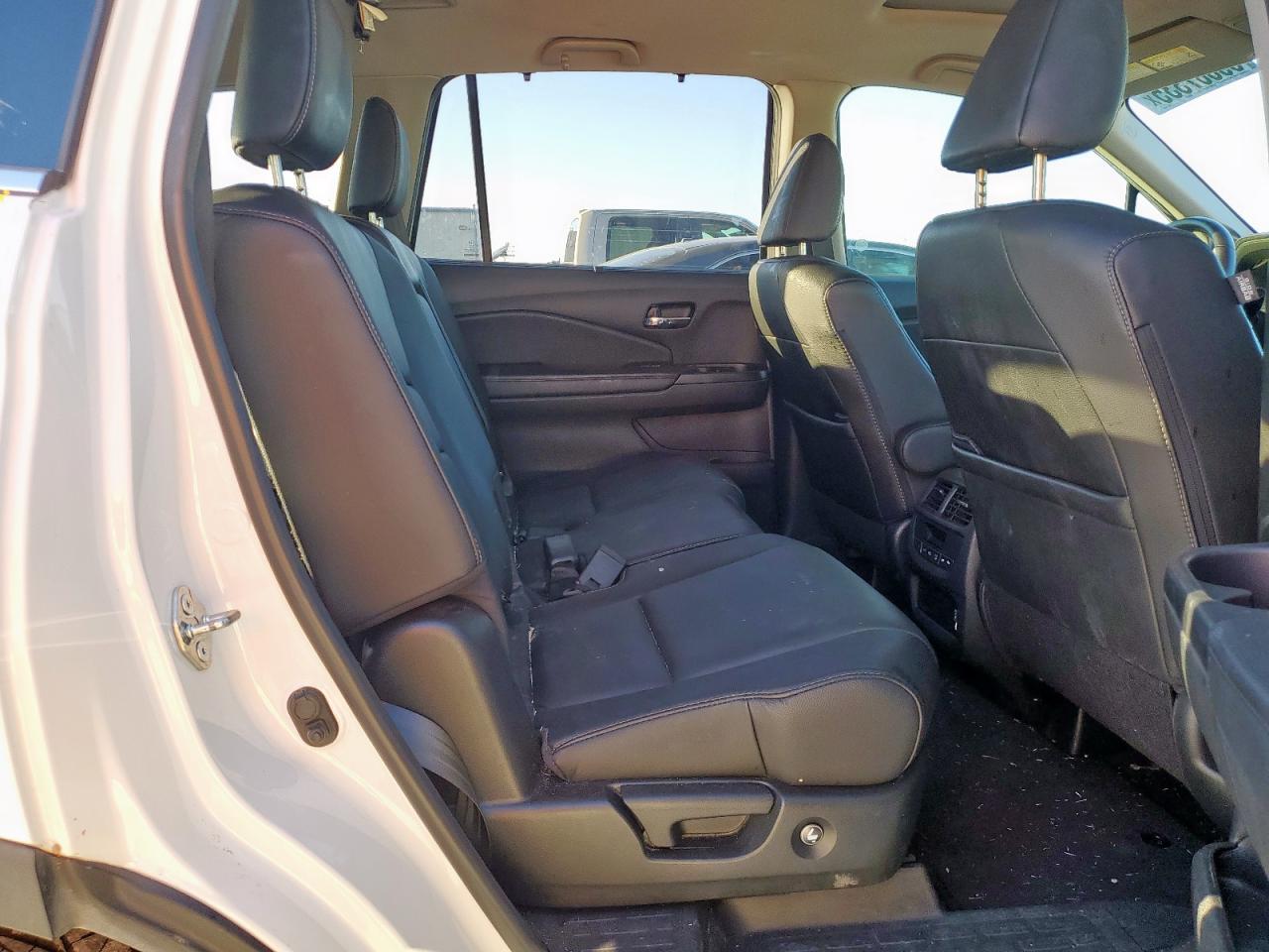 2021 Honda Pilot Se VIN: 5FNYF5H28MB015986 Lot: 89887335