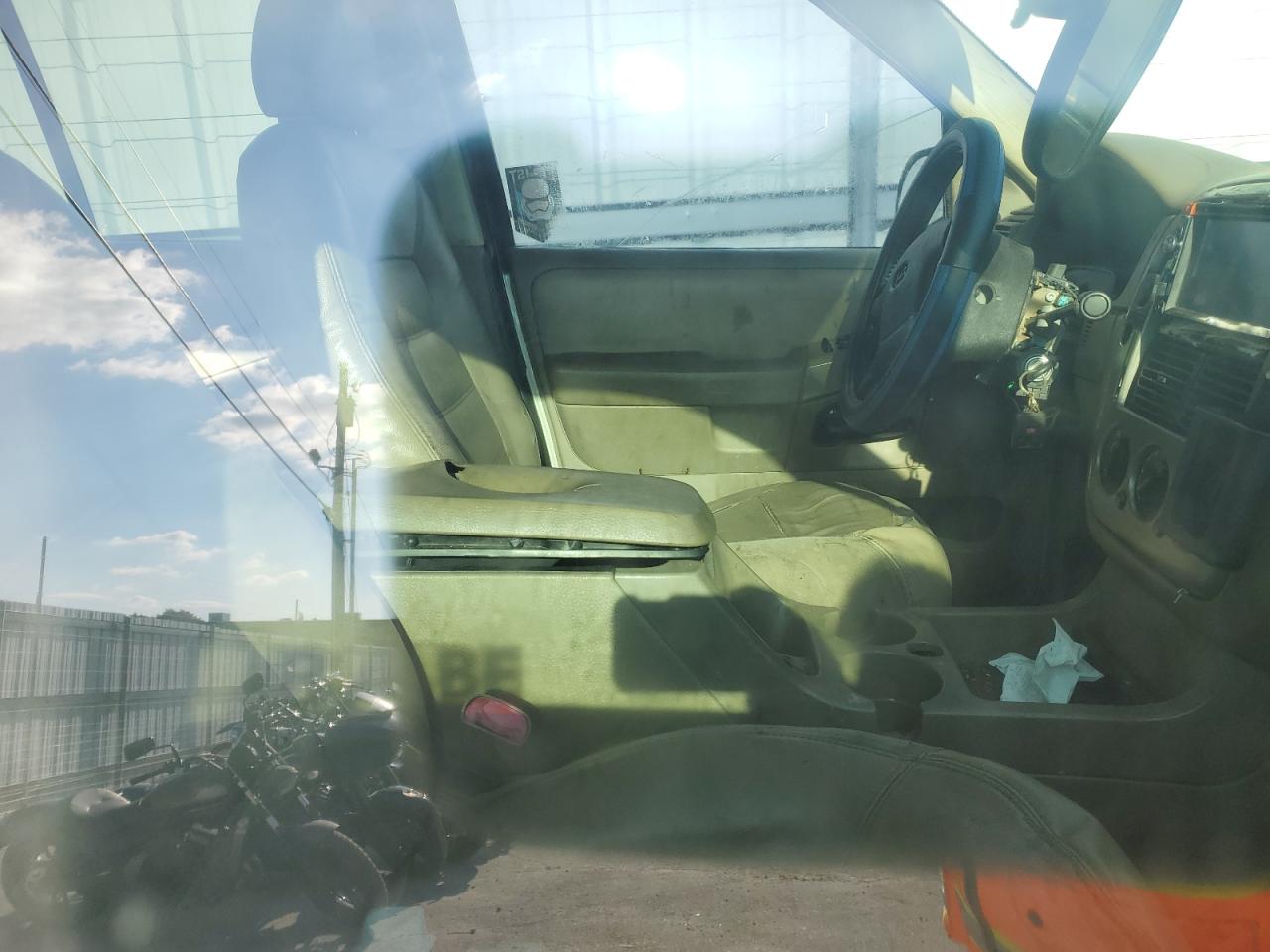 2005 Ford Explorer Xlt VIN: 1FMZU73E85UA20021 Lot: 86426935