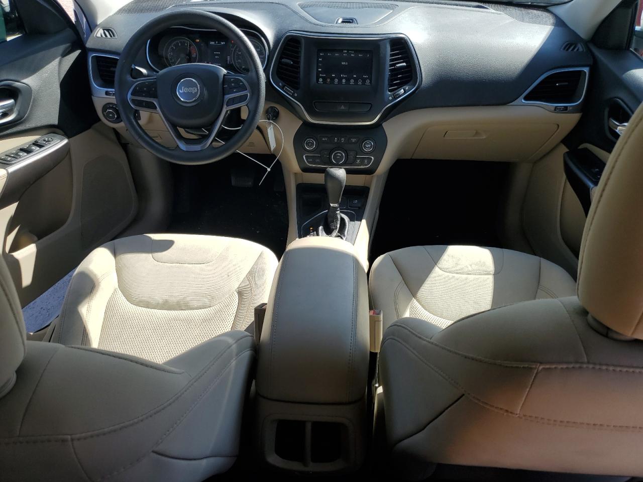 2019 Jeep Cherokee Latitude VIN: 1C4PJLCX8KD393070 Lot: 81947325