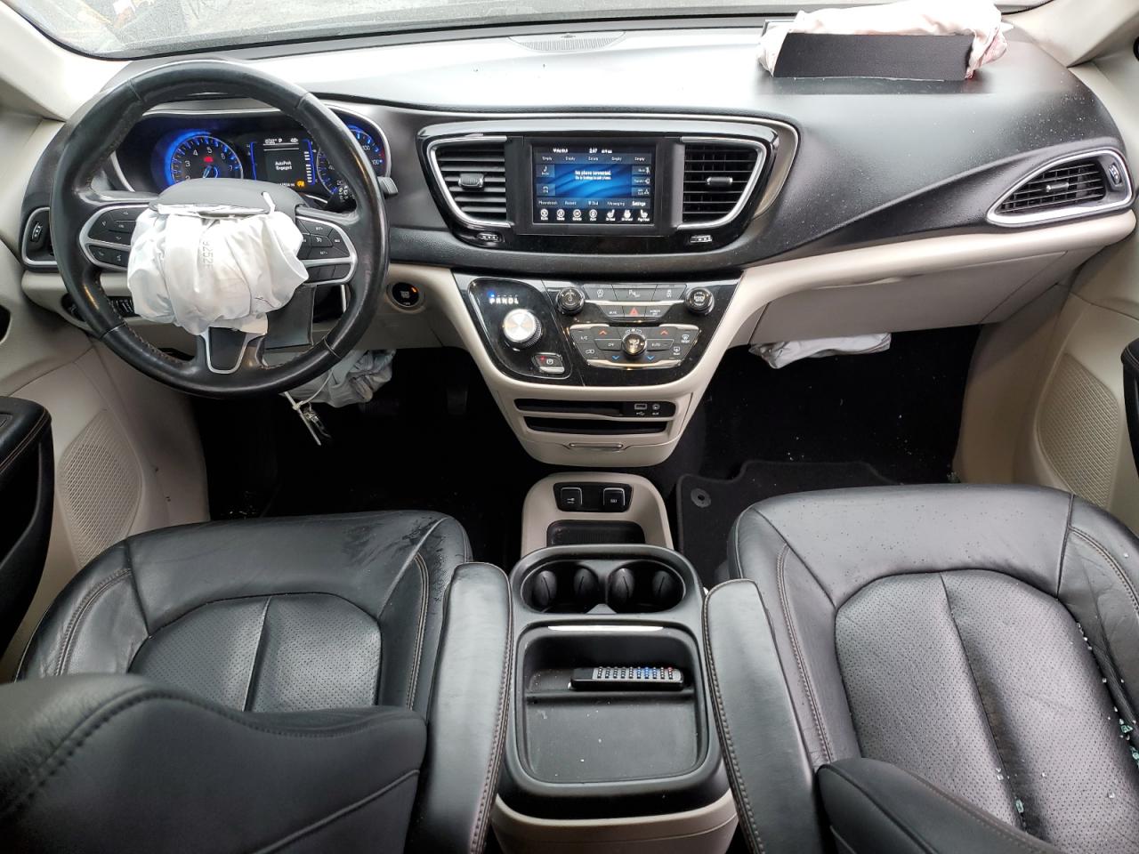 2020 Chrysler Pacifica Touring L VIN: 2C4RC1BG4LR131750 Lot: 90693585