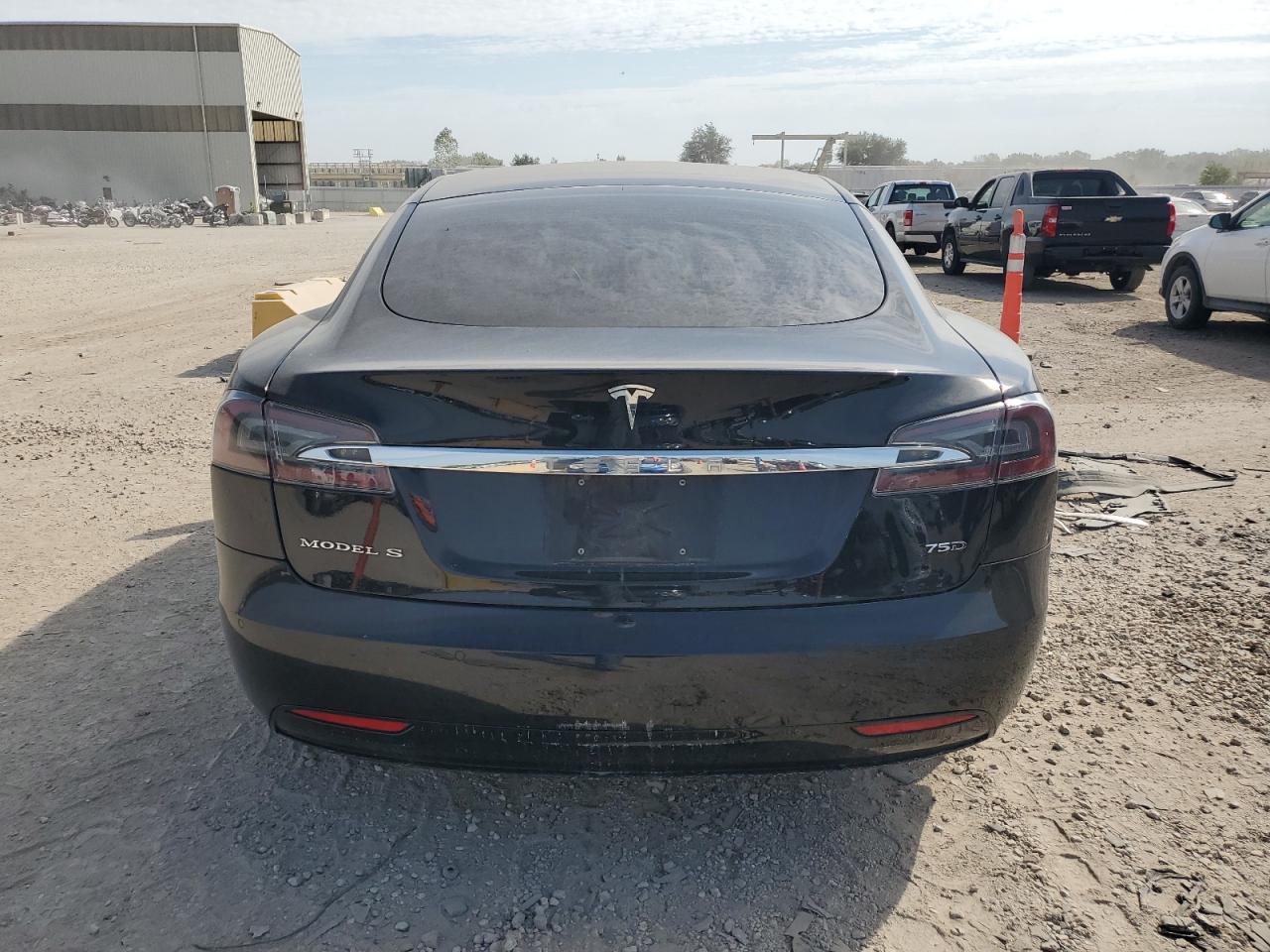 2018 Tesla Model S VIN: 5YJSA1E21JF275577 Lot: 81880895
