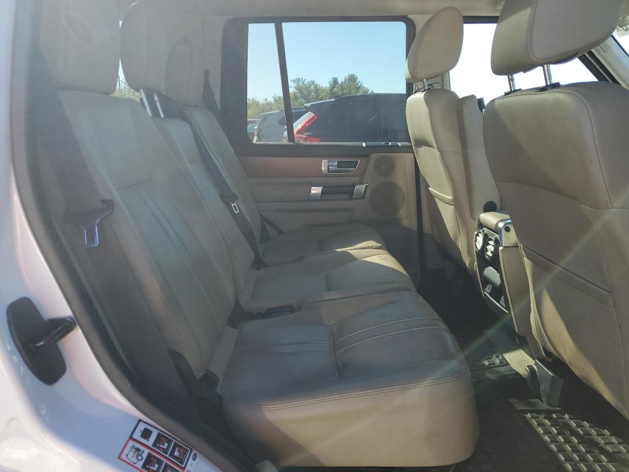 2016 Land Rover Lr4 Hse VIN: SALAG2V64GA792739 Lot: 82302175