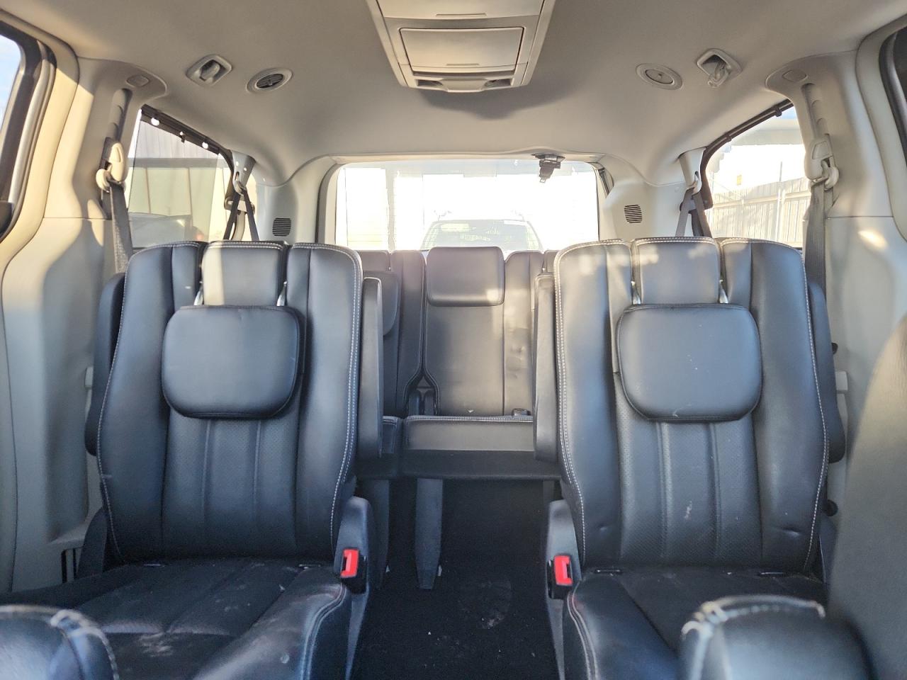 2015 Chrysler Town & Country Touring L VIN: 2C4RC1CG9FR727794 Lot: 82527005