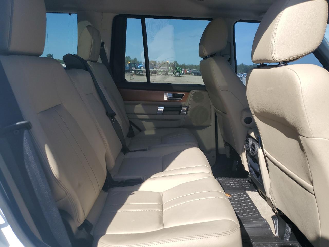 2015 Land Rover Lr4 Hse VIN: SALAG2V61FA747613 Lot: 69976465