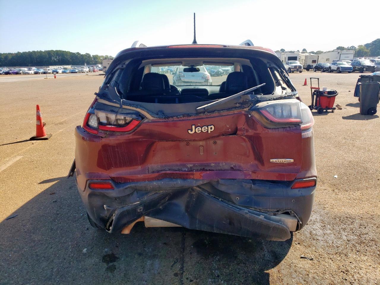 2019 Jeep Cherokee Latitude Plus VIN: 1C4PJLLB8KD289876 Lot: 82377565