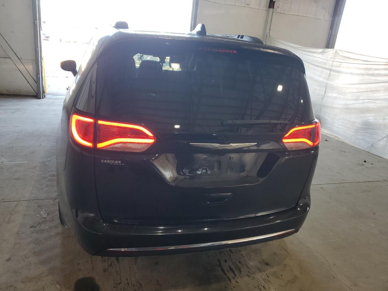 2017 Chrysler Pacifica Touring L VIN: 2C4RC1BG5HR743656 Lot: 82195845