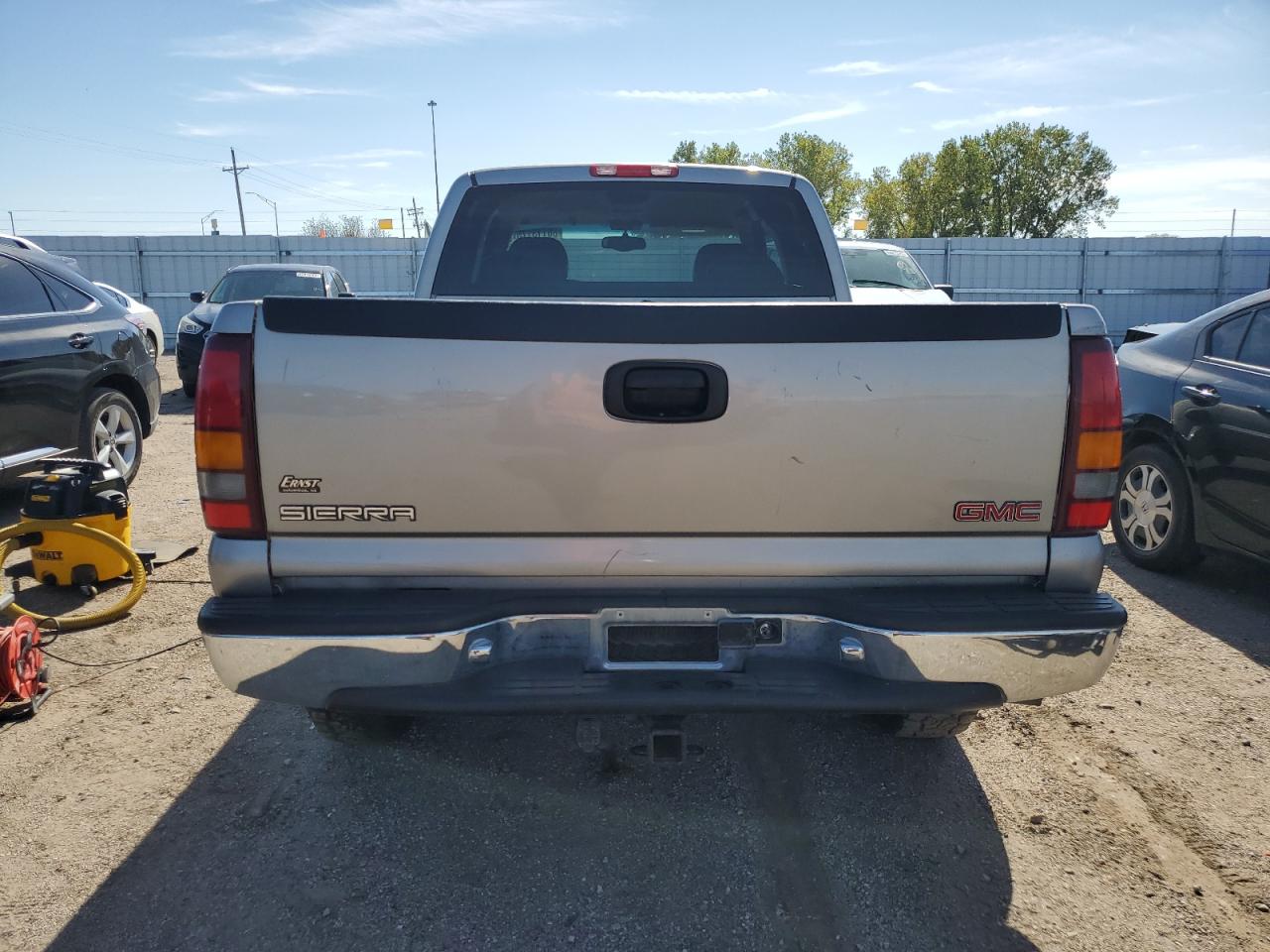 2000 GMC New Sierra K1500 VIN: 2GTEK19T3Y1112326 Lot: 86113175