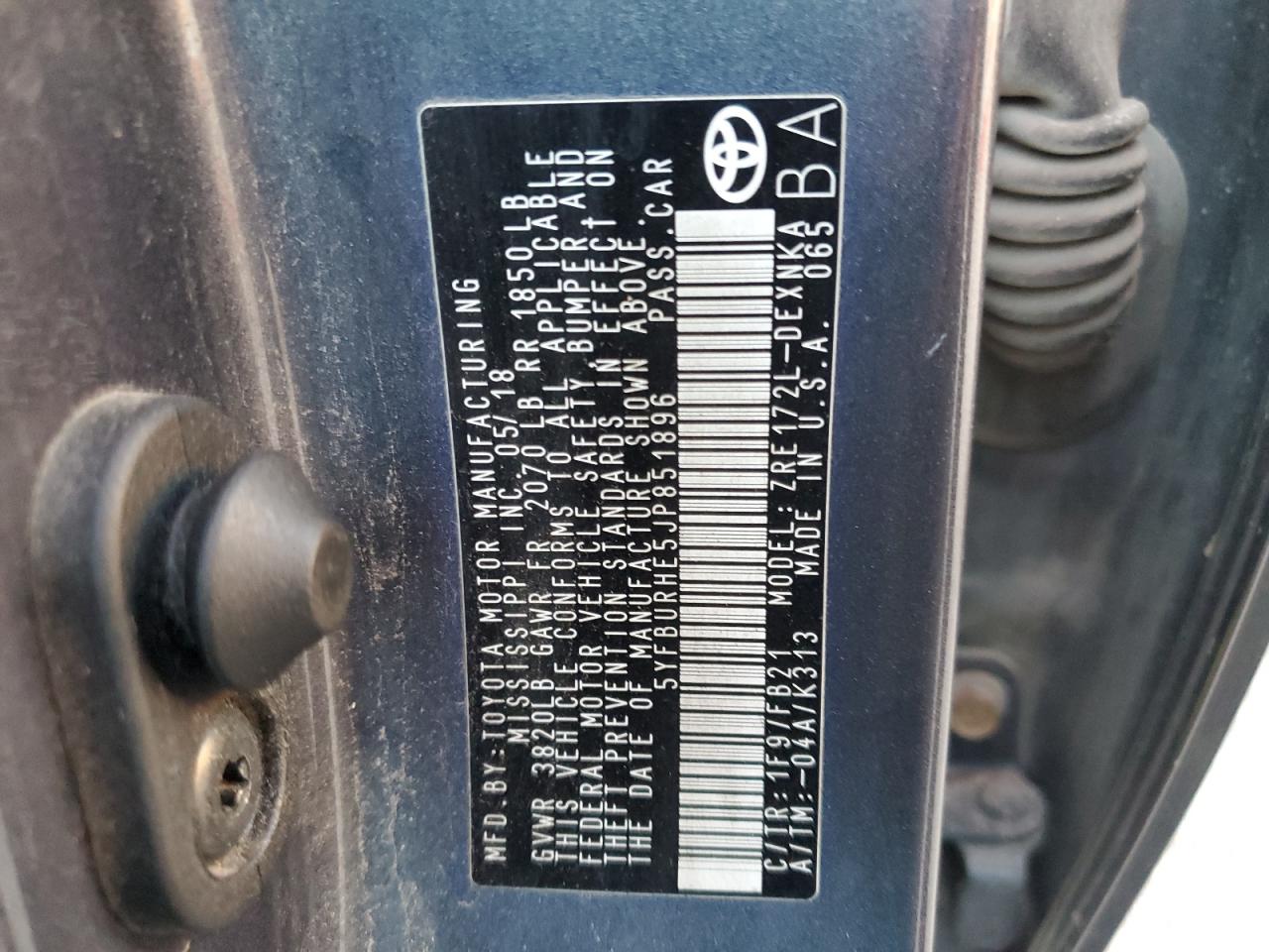 2018 Toyota Corolla L VIN: 5YFBURHE5JP851896 Lot: 82432425