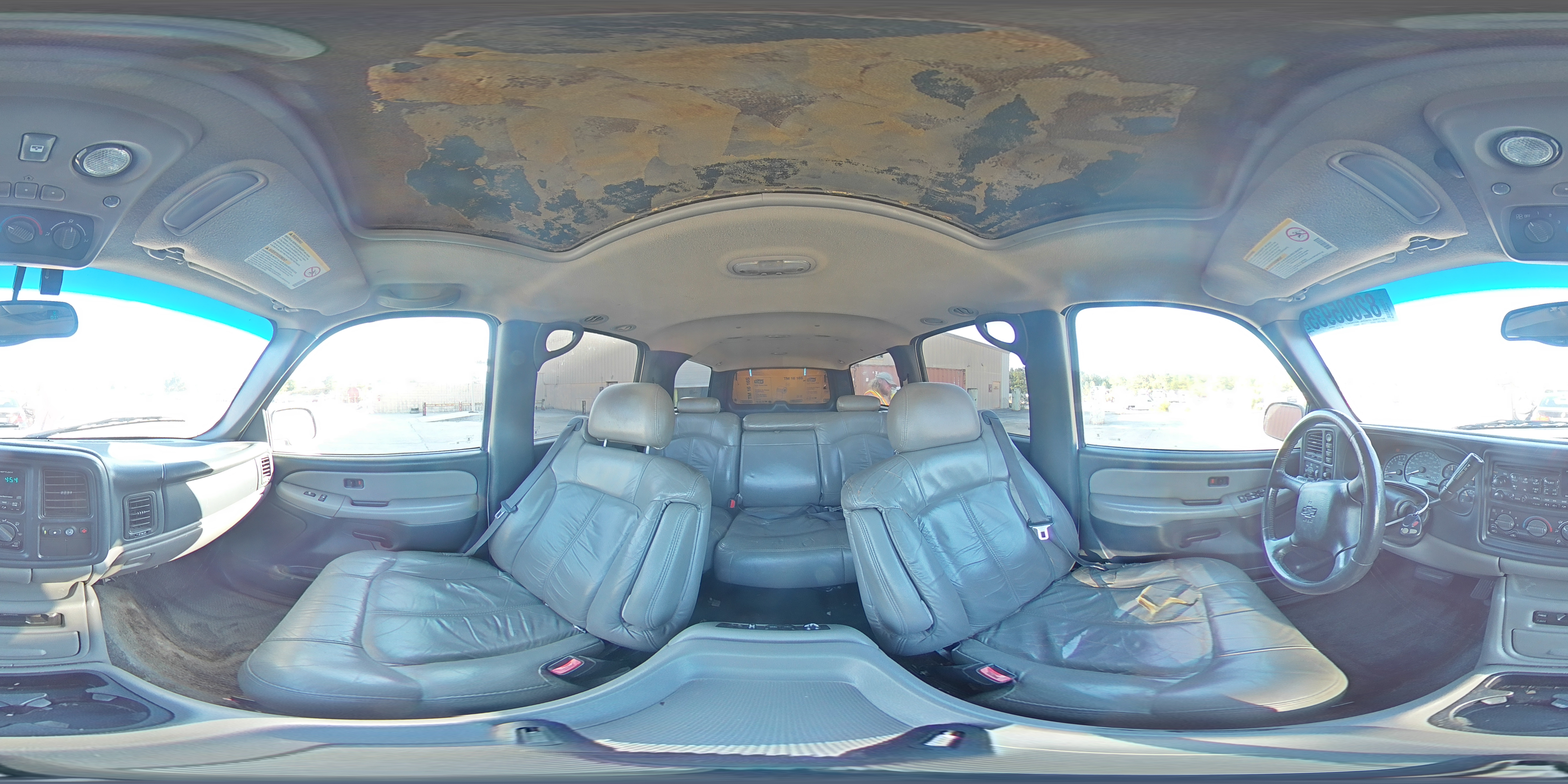 2002 Chevrolet Suburban K1500 VIN: 3GNFK16ZX2G216704 Lot: 82005935