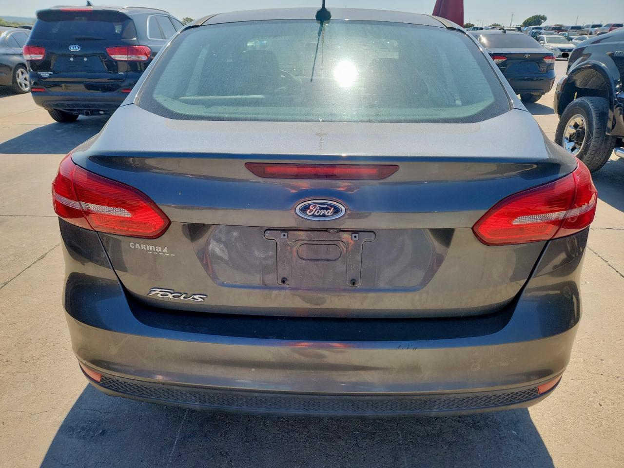 2018 Ford Focus S VIN: 1FADP3E22JL235949 Lot: 85296225