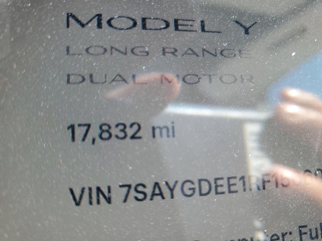 2024 Tesla Model Y VIN: 7SAYGDEE1RF156608 Lot: 81330705