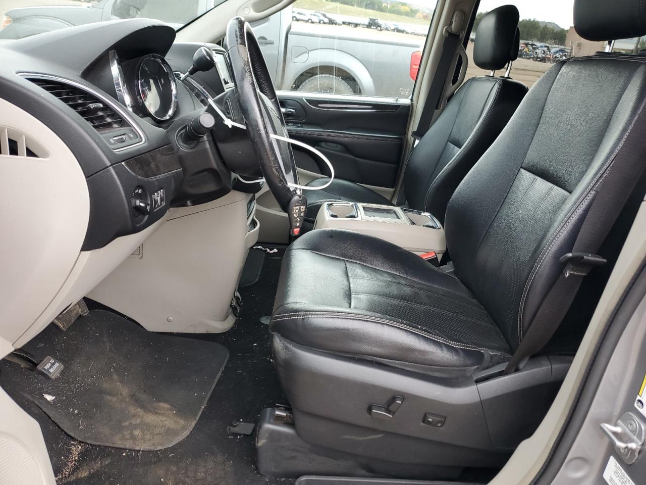 2014 Chrysler Town & Country Touring L VIN: 2C4RC1CG4ER179945 Lot: 82401035