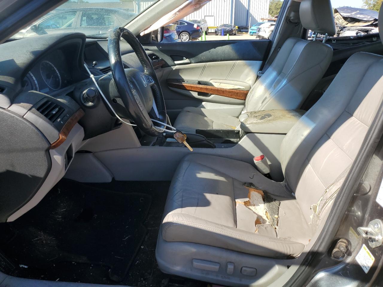 2011 Honda Accord Exl VIN: 1HGCP3F83BA030325 Lot: 84785145