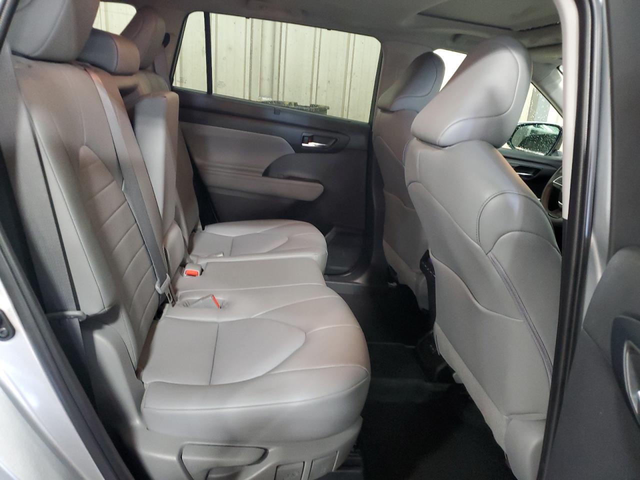 2022 Toyota Highlander Xle VIN: 5TDGZRBH1NS588443 Lot: 85265265