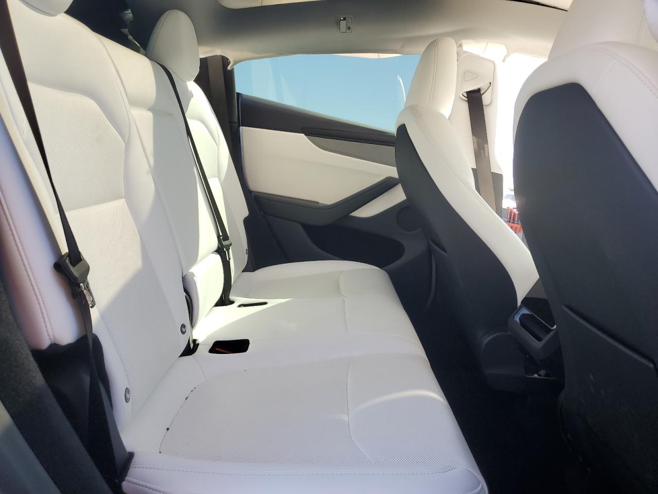 2026 Tesla Model Y VIN: 7SAYGDED9TF386962 Lot: 89853915