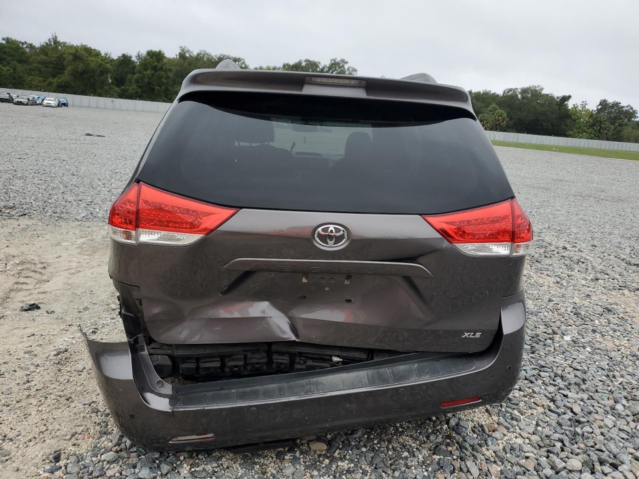 2014 Toyota Sienna Xle VIN: 5TDYK3DC2ES488732 Lot: 86217165