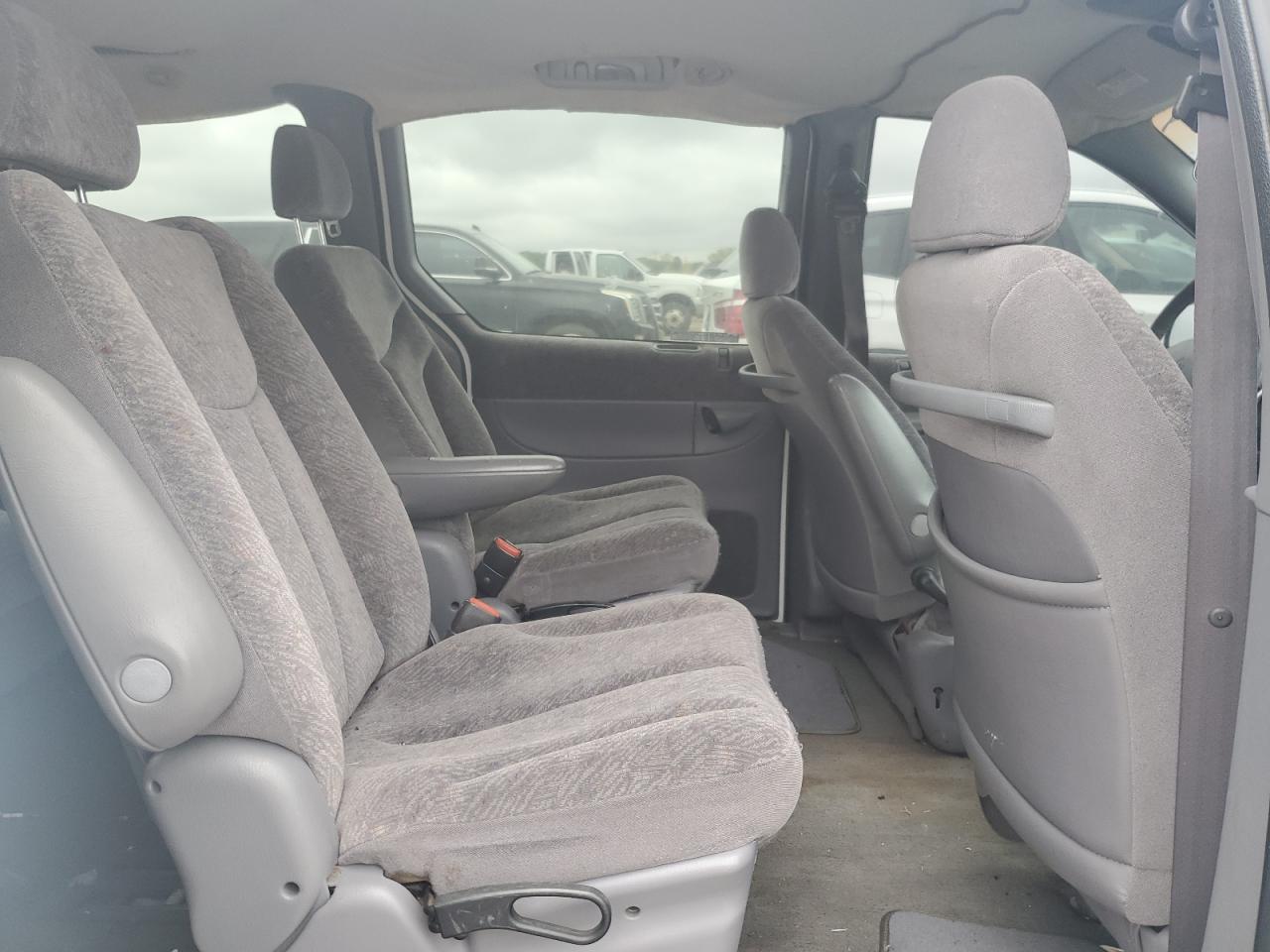 1999 Dodge Grand Caravan Se VIN: 1B4GP44G4XB590725 Lot: 85206815