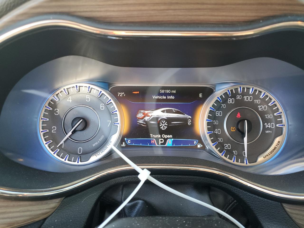 2015 Chrysler 200 C VIN: 1C3CCCEG5FN530640 Lot: 82218385