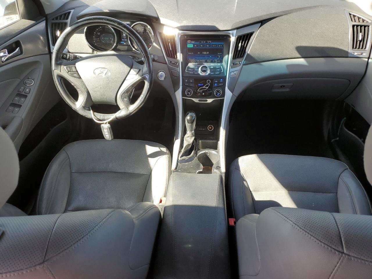 2015 Hyundai Sonata Hybrid VIN: KMHEC4A44FA119688 Lot: 87444115