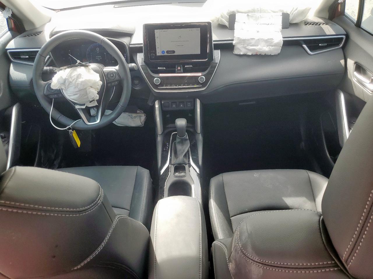 2024 Toyota Corolla Cross Xle VIN: 7MUEAAAG9RV083237 Lot: 85692215