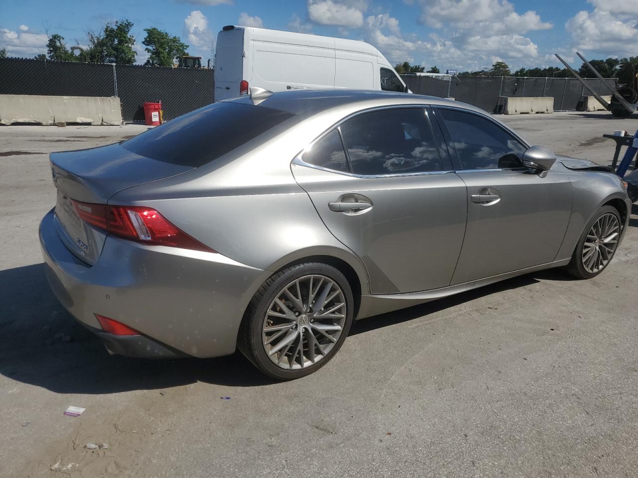 car-image car-image