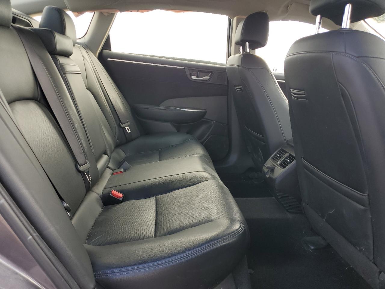 2018 Honda Clarity Touring VIN: JHMZC5F37JC002856 Lot: 87026355