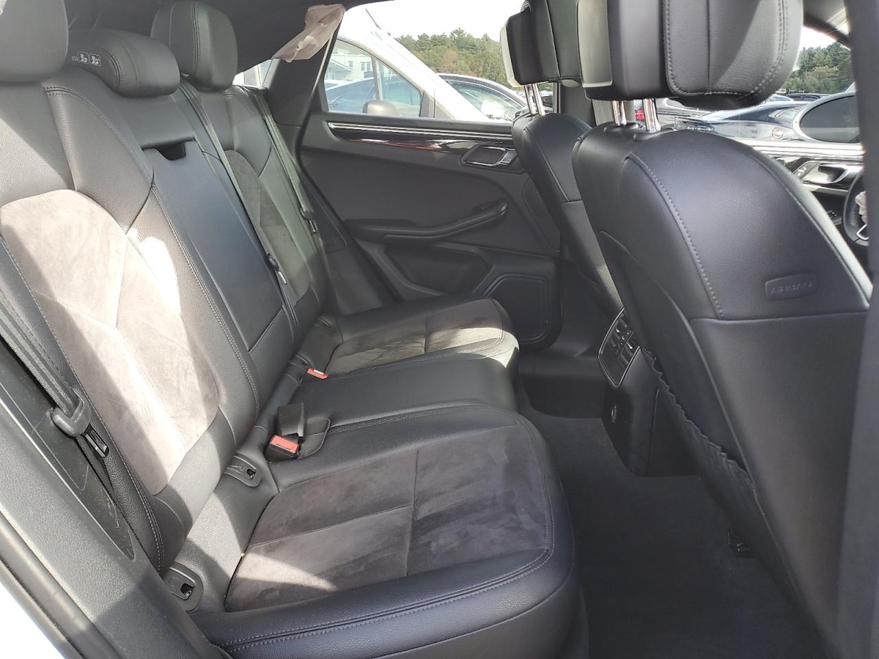 2017 Porsche Macan VIN: WP1AA2A55HLB02006 Lot: 86808145