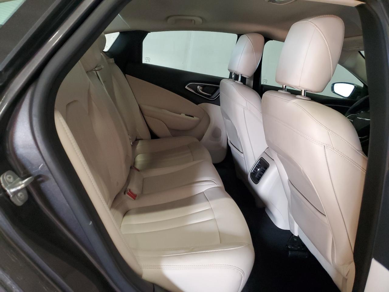 2015 Chrysler 200 C VIN: 1C3CCCCG8FN520185 Lot: 84905455