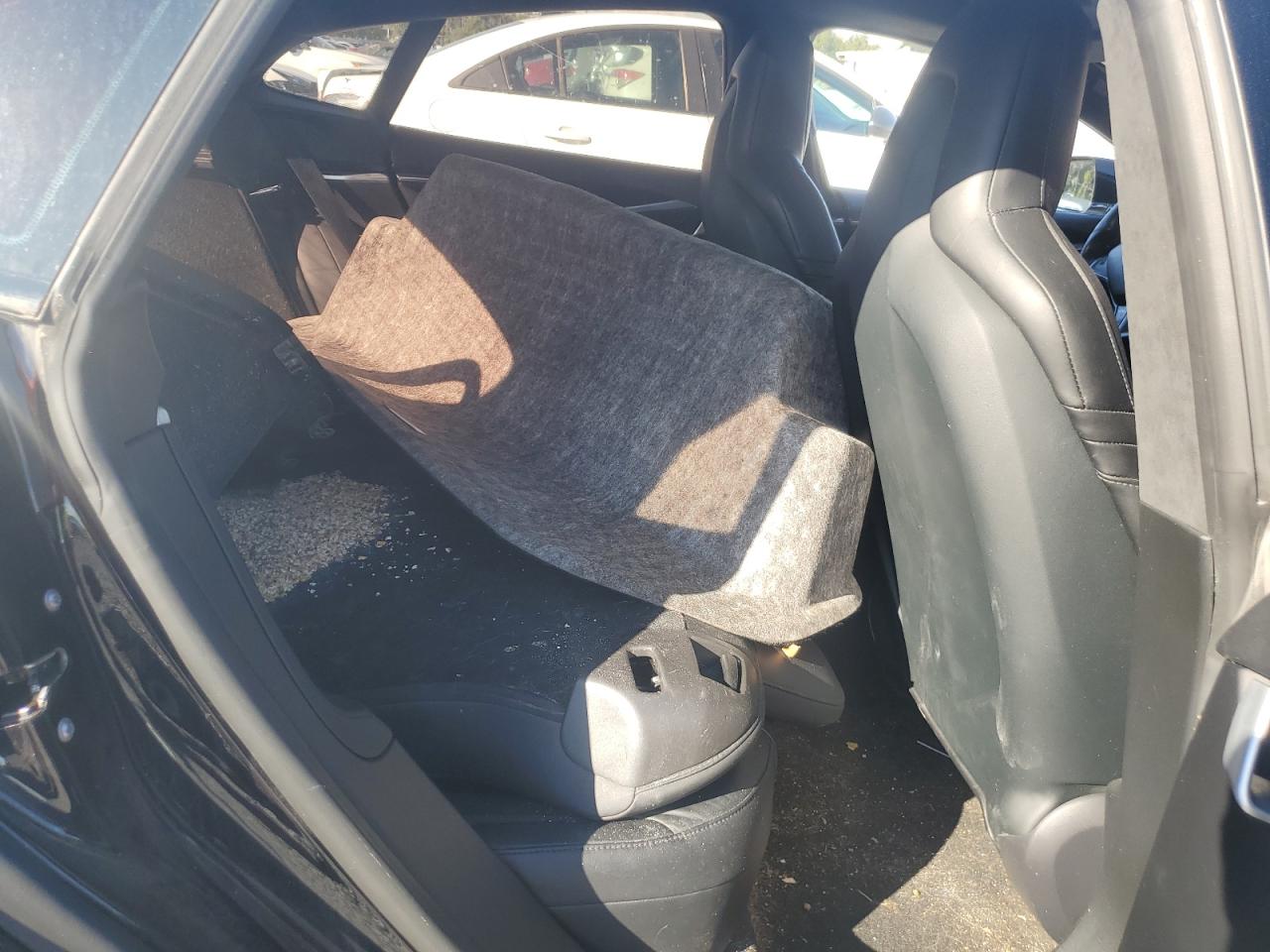 2015 Tesla Model S VIN: 5YJSA1E21FF115013 Lot: 82528595