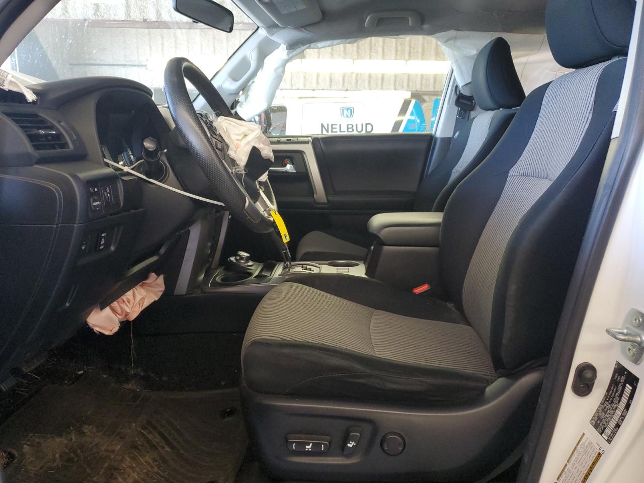 2015 Toyota 4Runner Sr5/Sr5 Premium VIN: JTEBU5JR0F5267718 Lot: 85104395