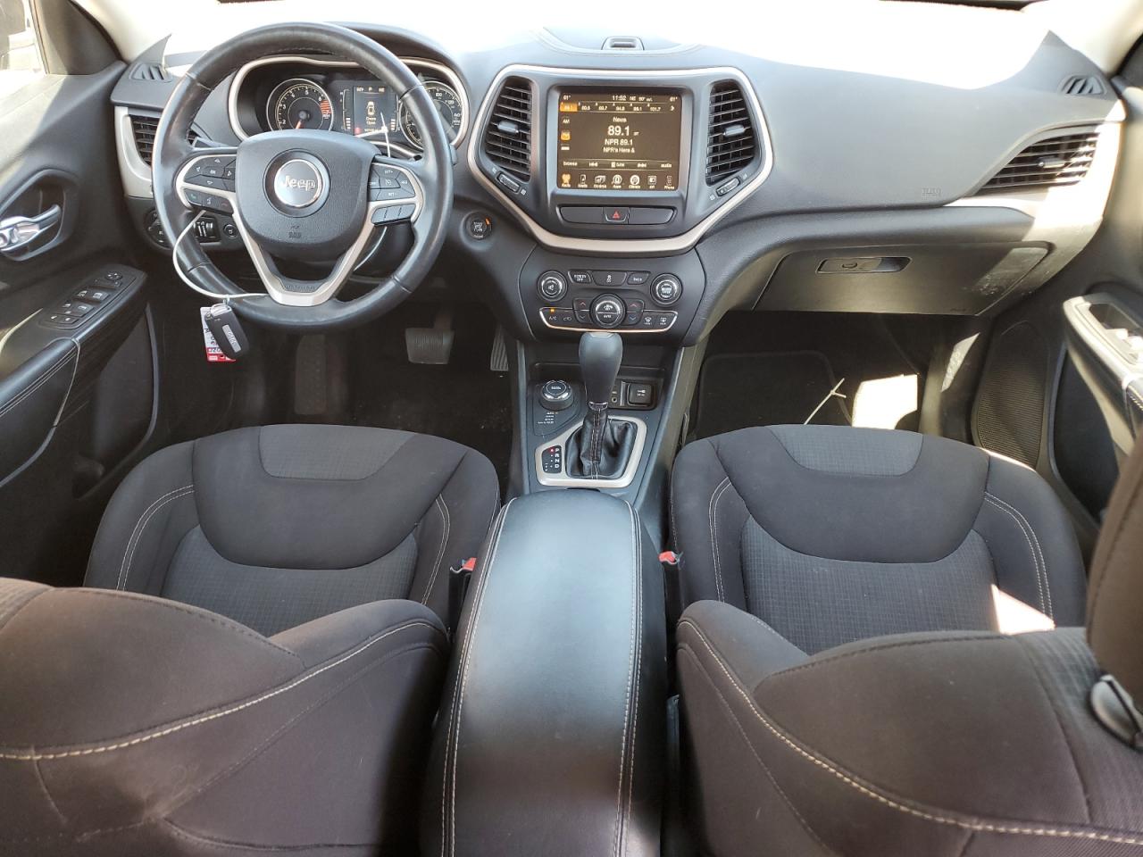 2016 Jeep Cherokee Latitude VIN: 1C4PJMCB8GW133886 Lot: 85703255