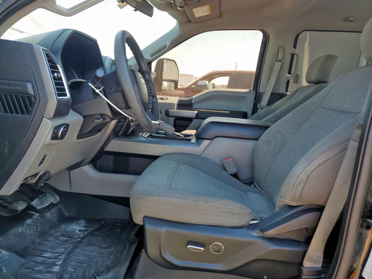 2017 Ford F250 Super Duty VIN: 1FT7W2B68HEF44724 Lot: 82257745