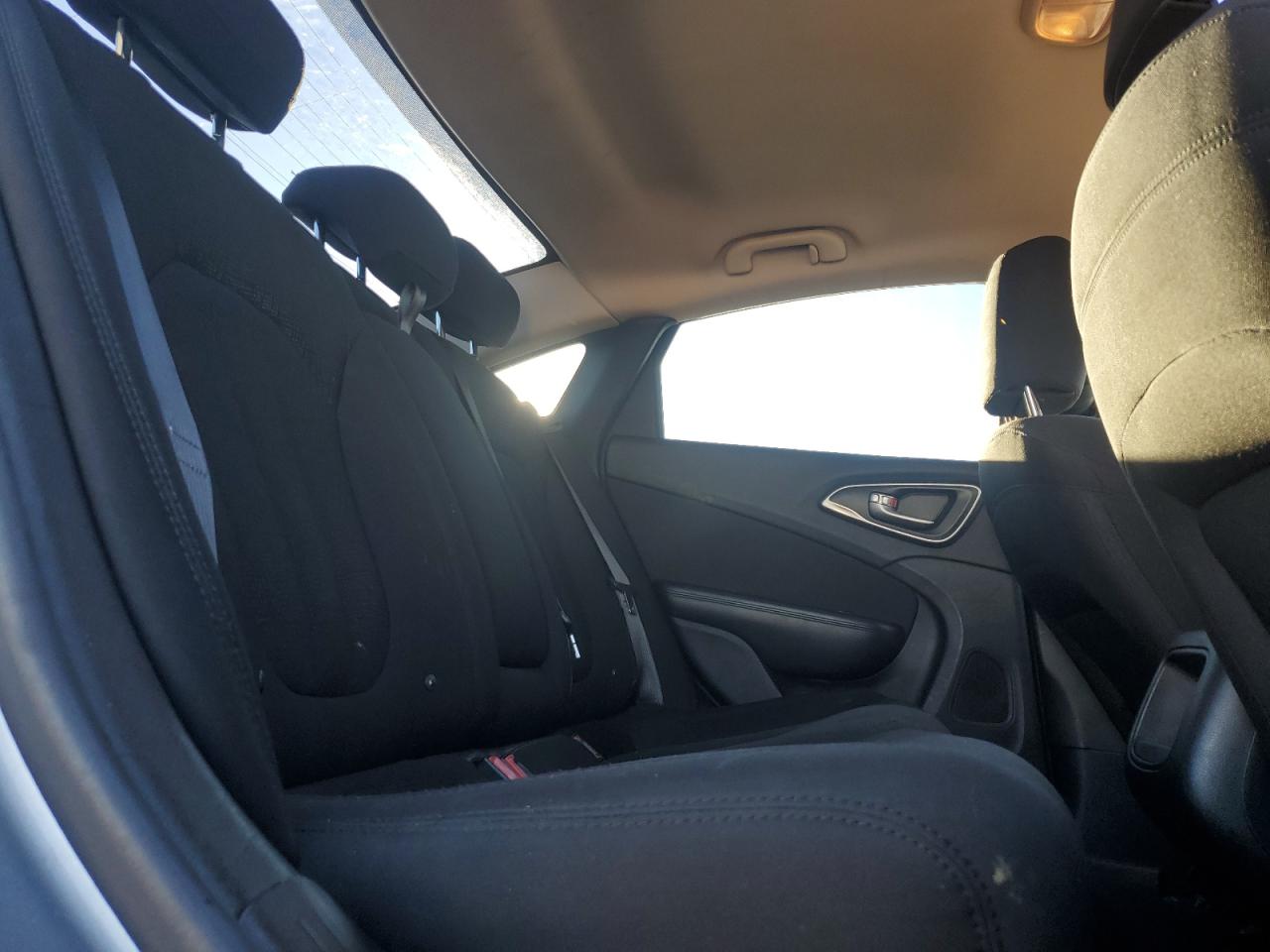 2015 Chrysler 200 Limited VIN: 1C3CCCAB0FN580310 Lot: 90543855