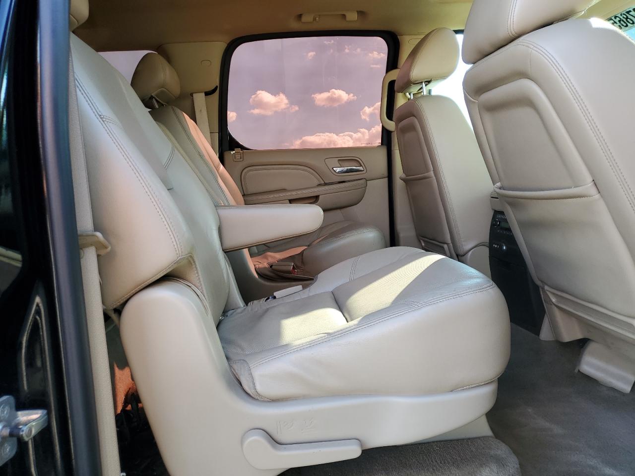 2010 Cadillac Escalade Esv Premium VIN: 1GYUCJEF2AR112480 Lot: 86407865