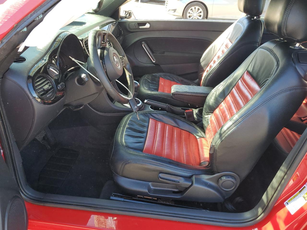 2019 Volkswagen Beetle S VIN: 3VWFD7AT8KM701494 Lot: 90336075